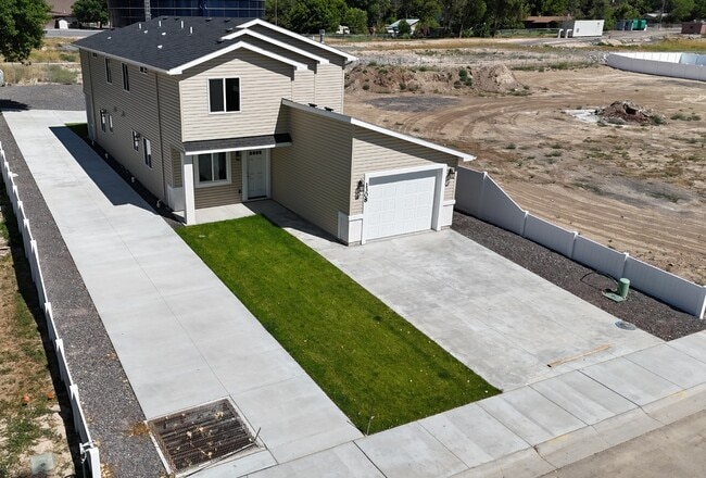 property at 1308 N Buchanan St