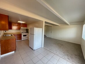 240 Holly St in Vallejo, CA - Building Photo - Building Photo