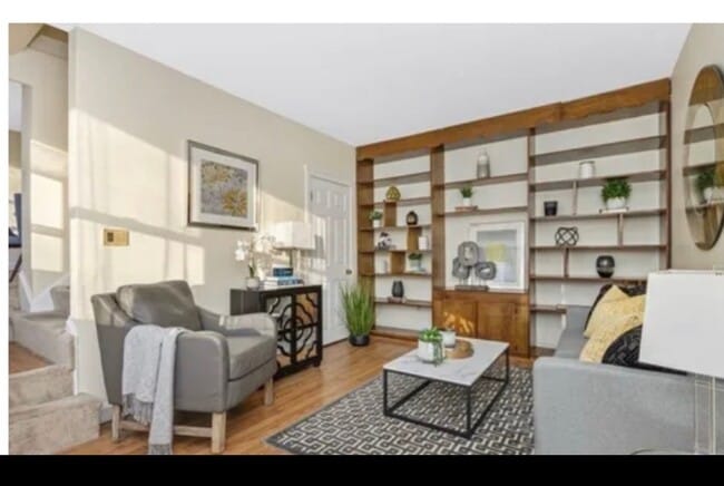 11 Forest Ave, Unit 11 Forest Ave