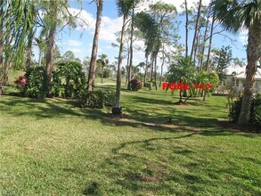 259 Deerwood Cir-Unit -2 in Naples, FL - Foto de edificio - Building Photo