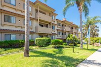 Elan Villa Parq in Chula Vista, CA - Foto de edificio - Building Photo