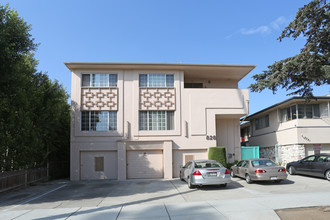 828 Lincoln Blvd in Santa Monica, CA - Building Photo - Building Photo