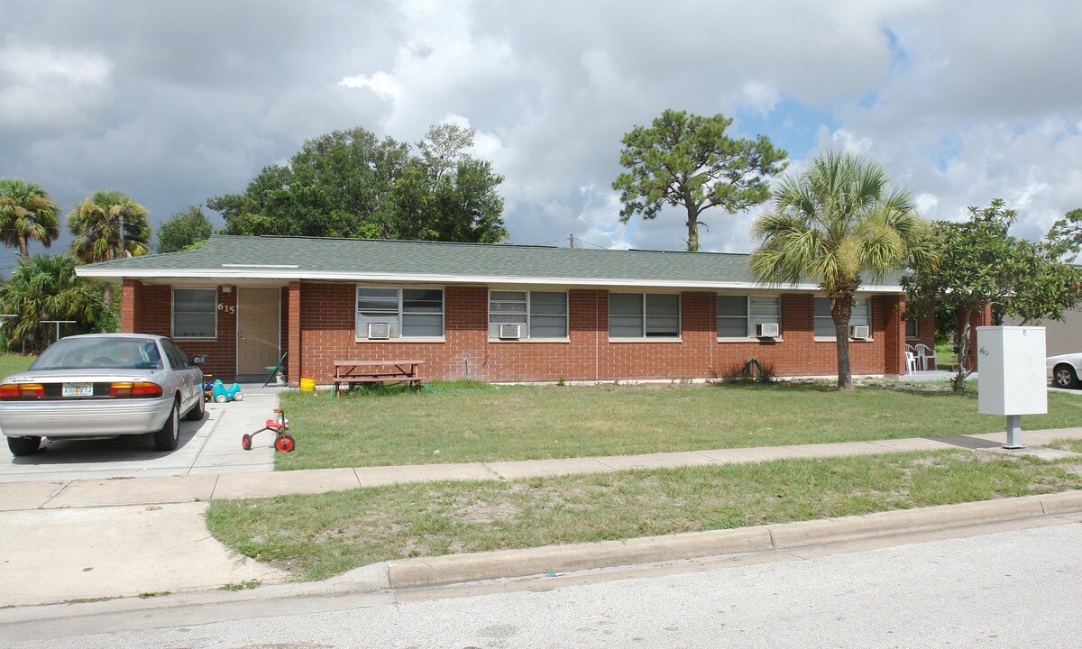 613-615 Johnson St in Cocoa, FL - Foto de edificio