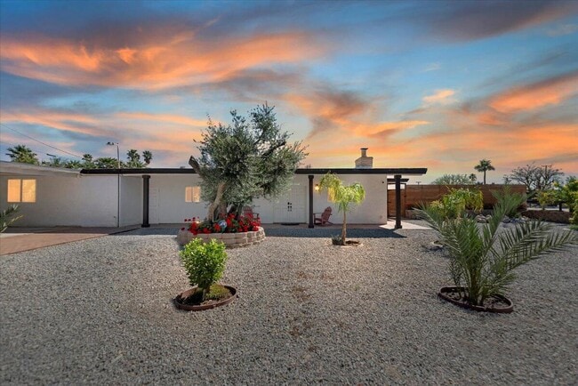 32300 Shadow Mountain Ln in Thousand Palms, CA - Building Photo - Building Photo