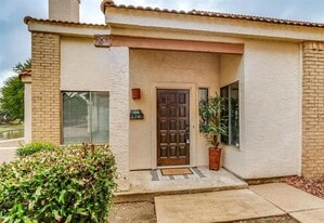 541 Ranch Trail in Irving, TX - Building Photo