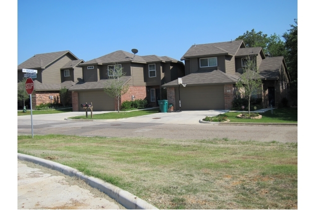 Lakebridge Estates PH 2 in Lake Dallas, TX - Building Photo - Building Photo