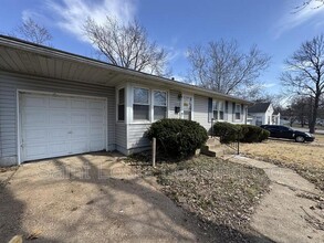 1115 Roxton Dr in St. Louis, MO - Foto de edificio - Building Photo