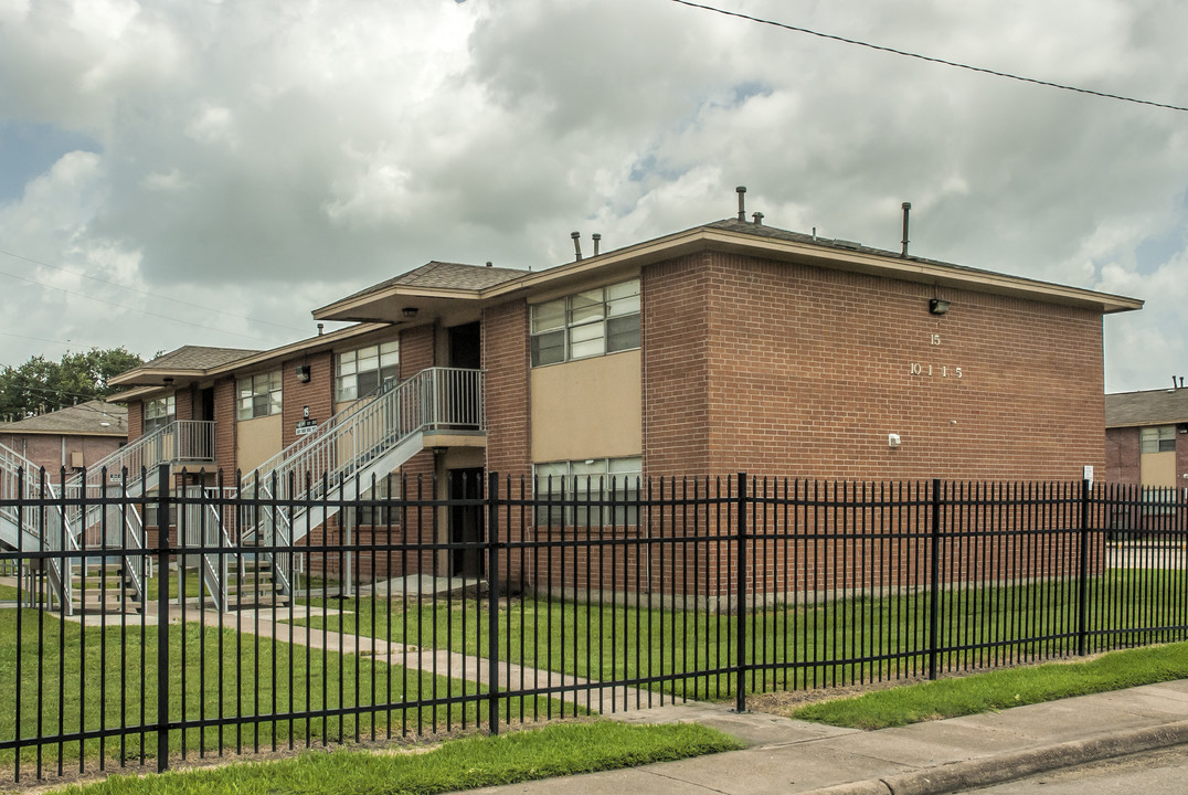 Summit at Prince Hall Apartments in Port Arthur, TX - Foto de edificio