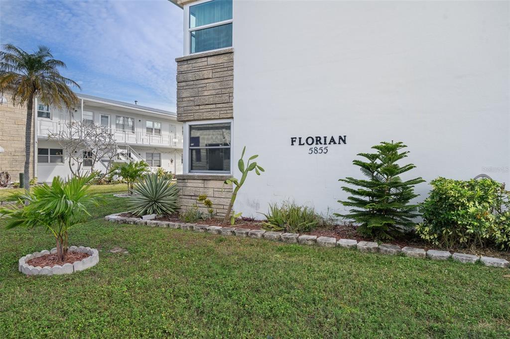 5855 18th St N in St. Petersburg, FL - Building Photo