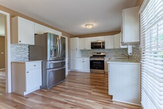 620 Lamorak Dr in Schaumburg, IL - Building Photo - Building Photo