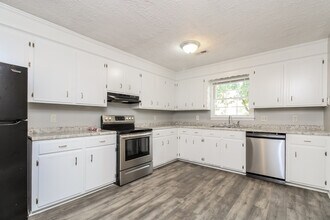 112 Pointer Dr in Hopkins, SC - Building Photo - Building Photo