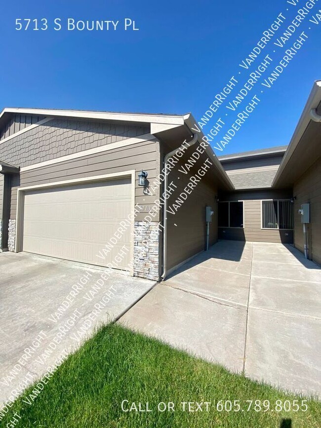 5713 S Bounty Pl in Sioux Falls, SD - Building Photo - Building Photo