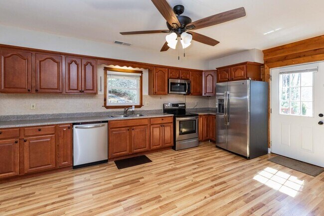 88 Laurel Cove in Mars Hill, NC - Building Photo - Building Photo