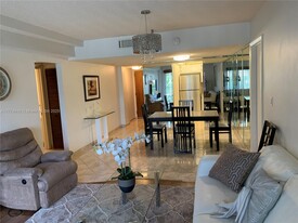 201 180th Dr in Sunny Isles Beach, FL - Building Photo