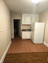 47 Montgomery St in Pawtucket, RI - Building Photo