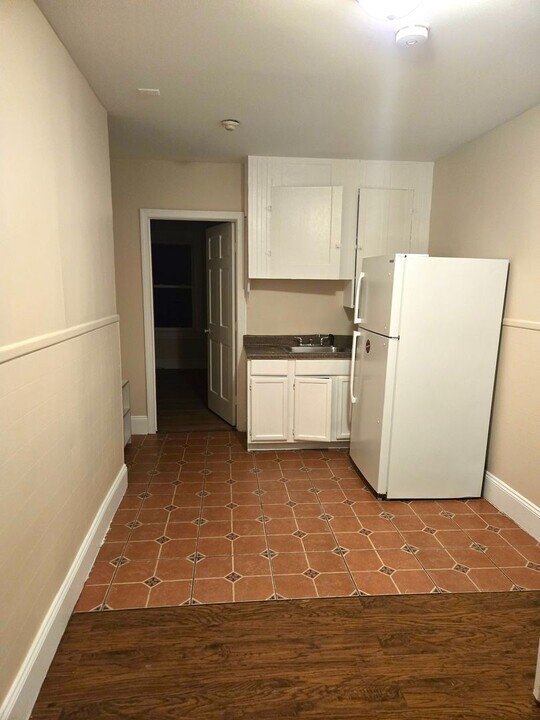 47 Montgomery St in Pawtucket, RI - Foto de edificio