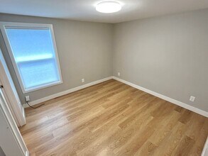 3241 NE 111th Dr in Portland, OR - Building Photo - Building Photo