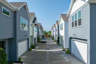 11 Wellford St in Houston, TX - Foto de edificio - Building Photo