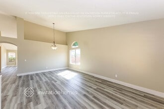 39272 Vía Lar in Murrieta, CA - Foto de edificio - Building Photo