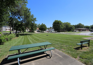 FJC Apartments in Warrensburg, MO - Building Photo - Building Photo