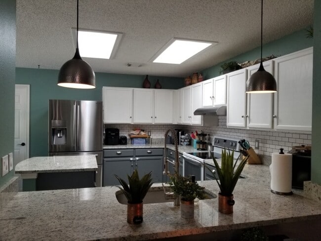 8311 Border Ridge Dr in San Antonio, TX - Building Photo - Building Photo