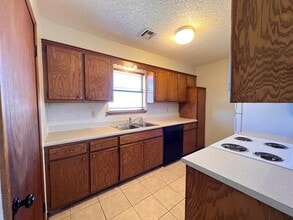 928 N County Line Rd in Blanchard, OK - Building Photo - Building Photo