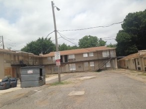 Cypress Court in Memphis, TN - Building Photo - Building Photo