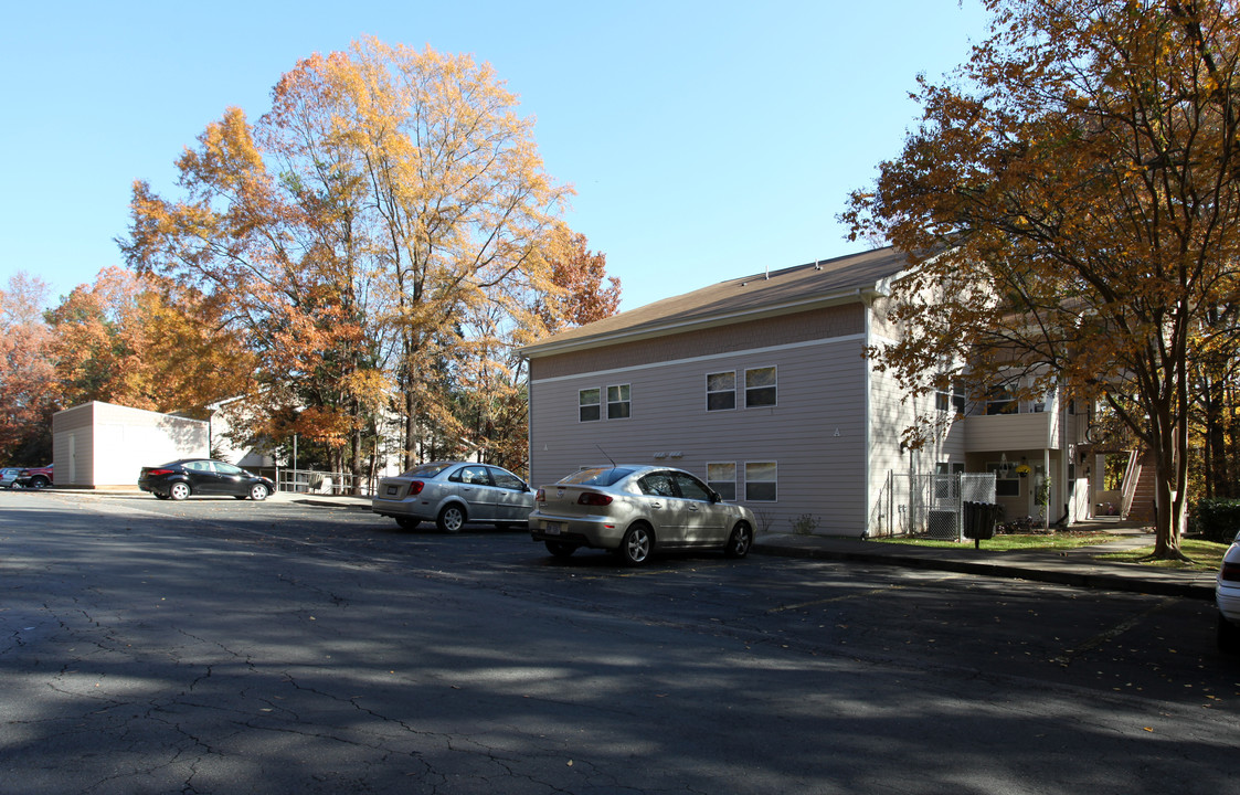 Elliot Wood Apartments in Chapel Hill, NC - Building Photo