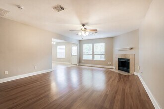 19530 Sandy Bank Dr in Tomball, TX - Building Photo - Building Photo