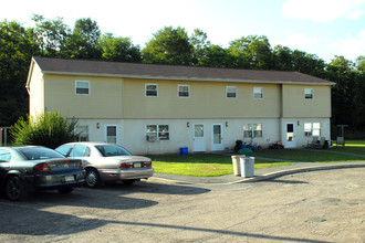 Lackawanna County Housing Authority in Jermyn, PA - Foto de edificio - Building Photo