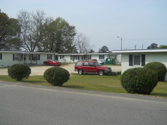 5410 Dairy Dr in Fayetteville, NC - Building Photo