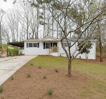 5791 Lisa Ln in Austell, GA - Building Photo