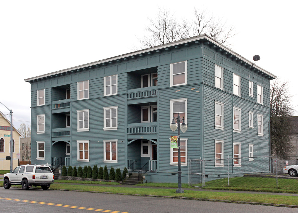 Schultz Apartments in Tacoma, WA - Building Photo