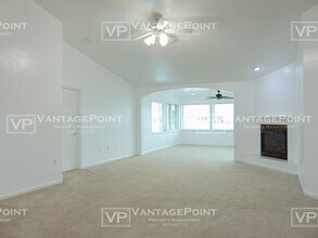 1684 Twin Lakes Cir in Green Bay, WI - Building Photo - Building Photo