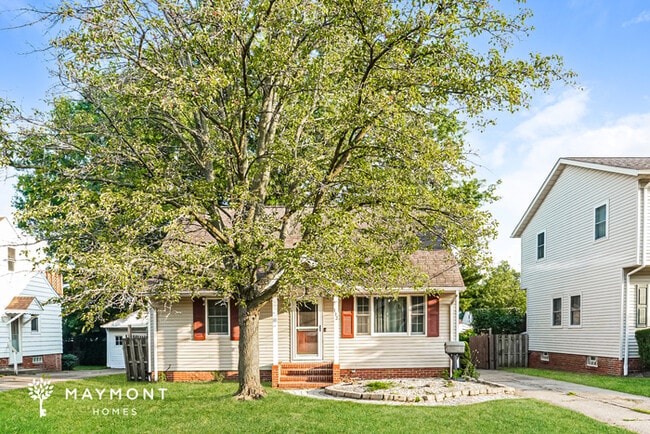 property at 112 Arlington Cir