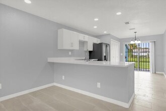 1944 Dardanelle Dr in Pine Hills, FL - Building Photo - Building Photo