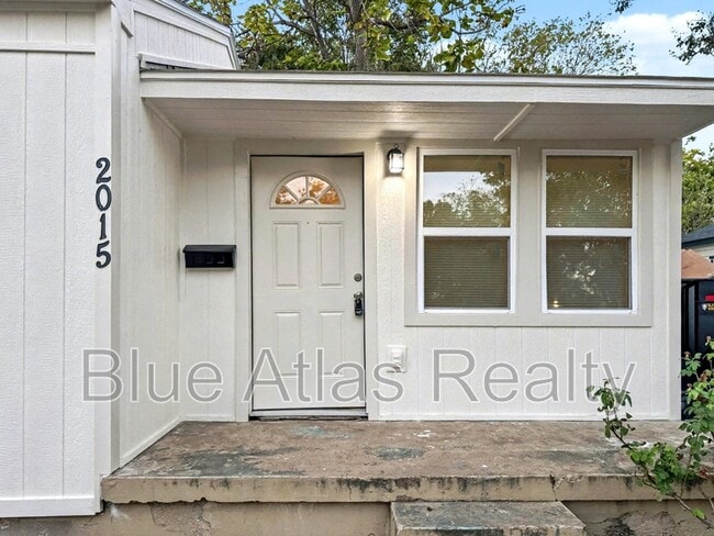 2015 Glenfield Ave in Dallas, TX - Building Photo - Building Photo