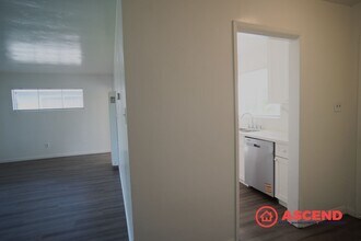 1912 Lacey St in Bakersfield, CA - Building Photo - Building Photo