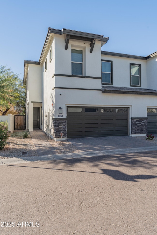 property at 3020 N 37th Pl