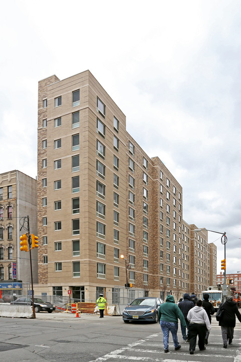 Metro East 99th Street in New York, NY - Foto de edificio