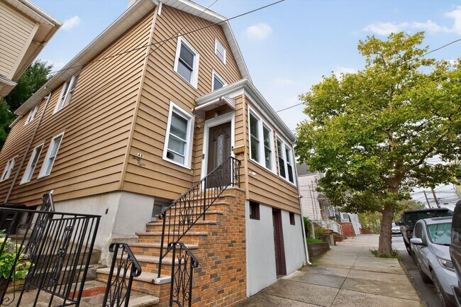 48 Dukes St in Kearny, NJ - Building Photo - Building Photo