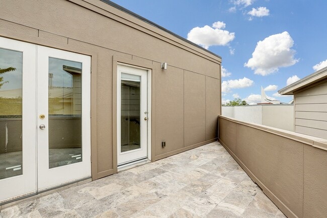 property at 2613 Waugh Dr