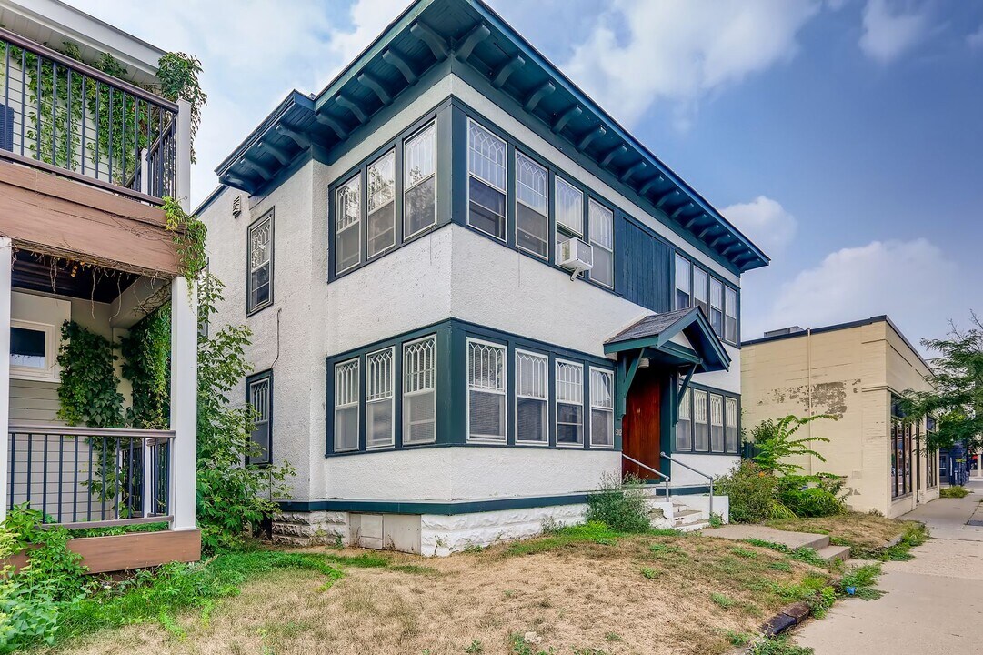 3012 Bryant Ave S in Minneapolis, MN - Building Photo