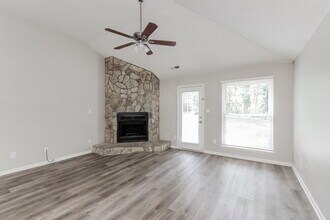 6103 Kris Ln in Charlotte, NC - Foto de edificio - Building Photo