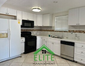 895 N Mitchell Ave in Turlock, CA - Building Photo - Building Photo