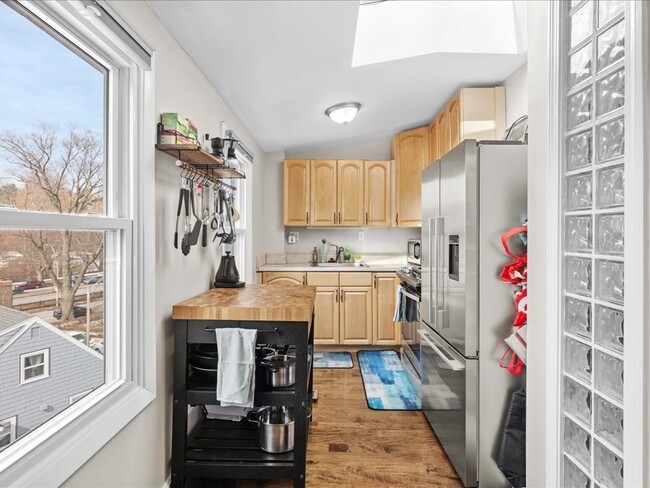 47R Jamaica St, Unit 3 in Boston, MA - Foto de edificio - Building Photo