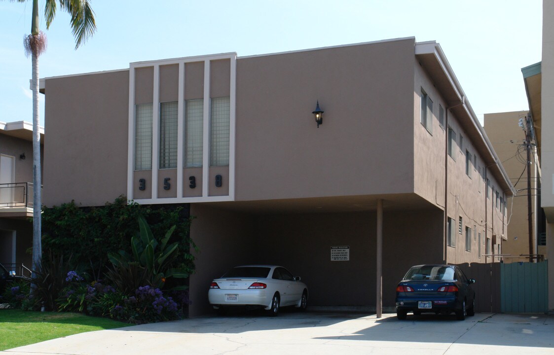 3538 Mentone Ave in Los Angeles, CA - Building Photo