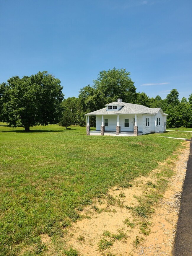 7963 Cross County Rd in Mineral, VA - Building Photo - Building Photo