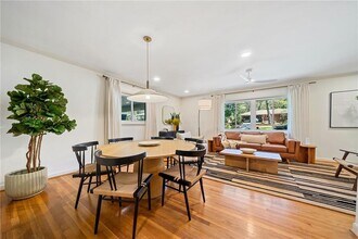 1749 N Holly Ln NE in Atlanta, GA - Building Photo - Building Photo