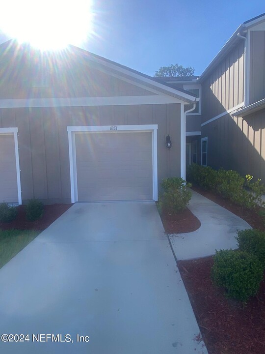 7653 Legacy Trl in Jacksonville, FL - Building Photo